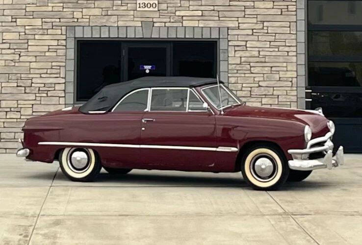 Ford-Custom-deluxe-1950