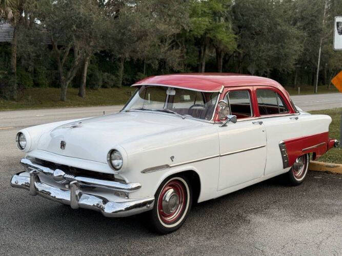 Ford-Customline-1953-RedWhite-RedWhite