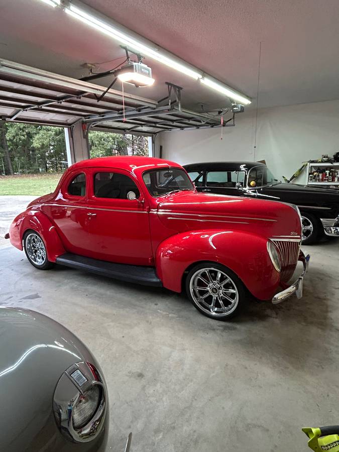 Ford-Delux-1939-red