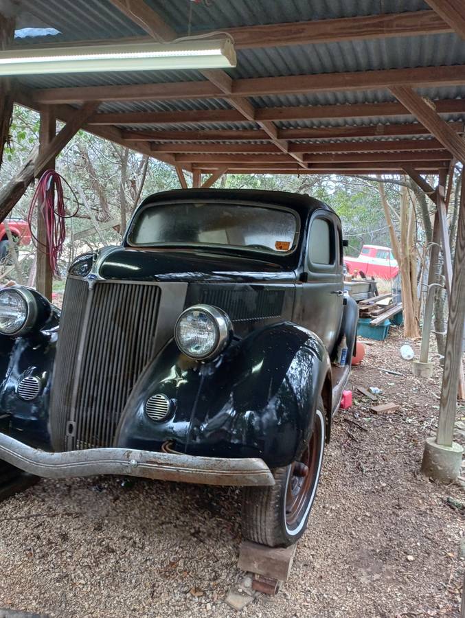 Ford-Deluxe-1936-black