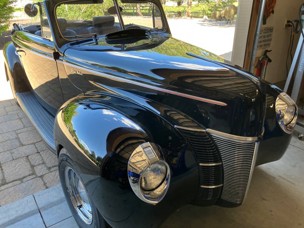Ford-Deluxe-convertible-1940-black