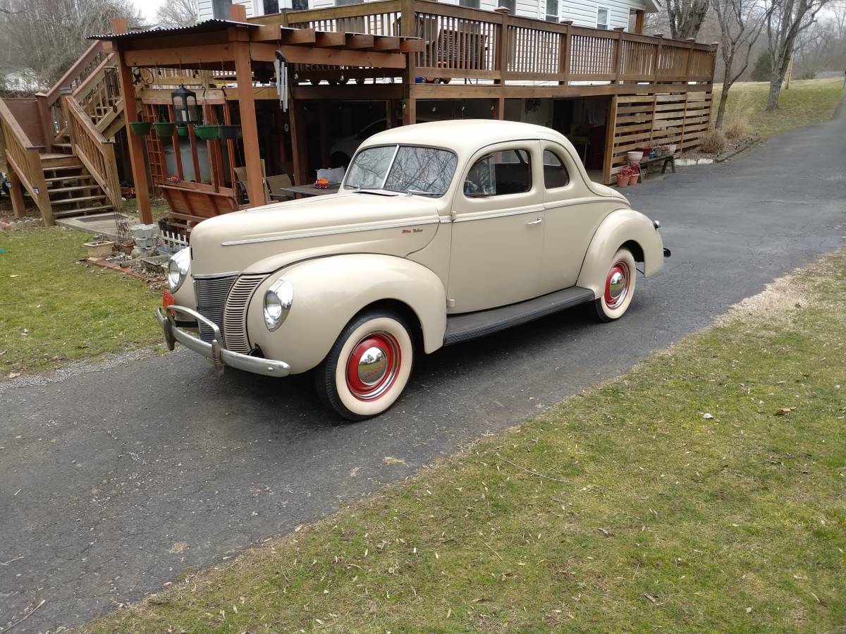 Ford-Deluxe-coupe-1940-custom