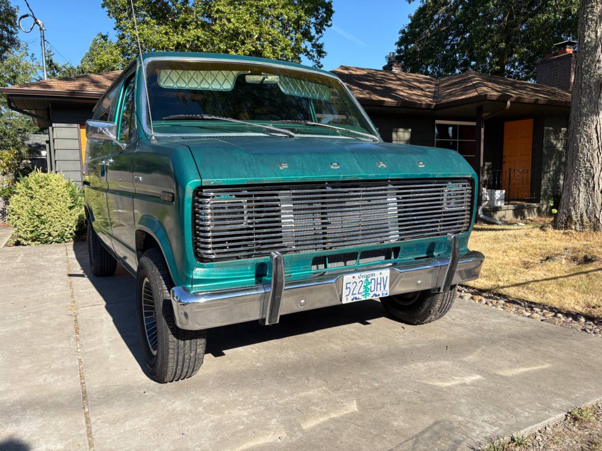 Ford-E-150-econoline-1979-green