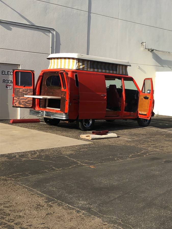 Ford-E-150-econoline-1979-orange