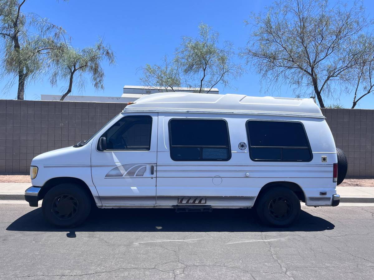 Ford-E-150-econoline-1996-white