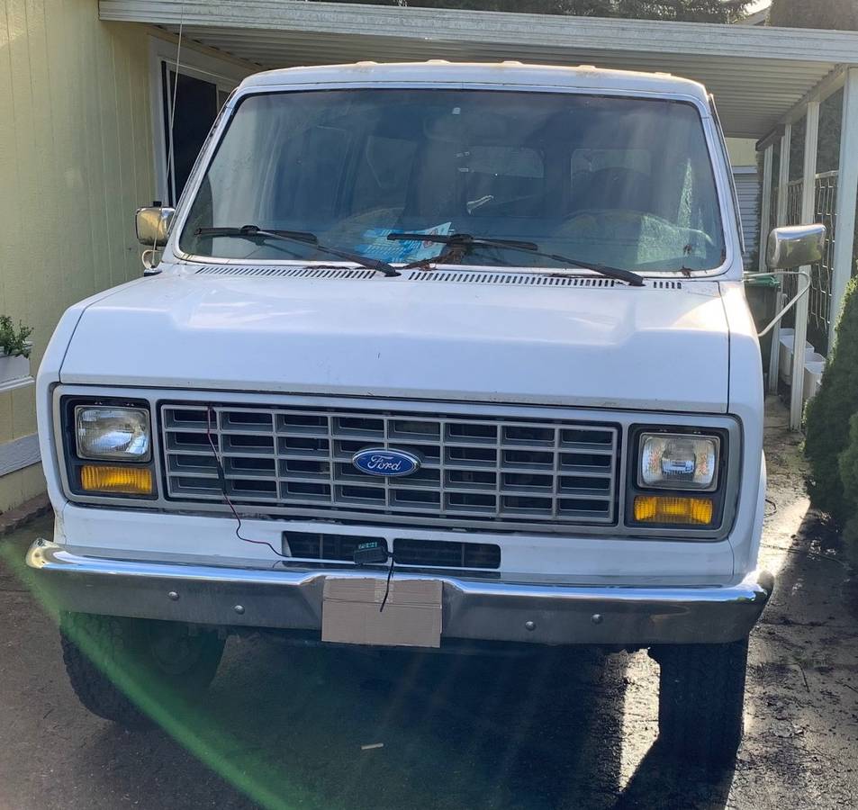 Ford-E-350-extended-wagon-1991-white