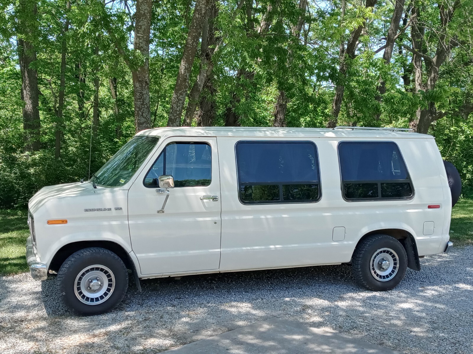 Ford-E-Series-Van-1990-Standard-Passenger-Van-Gray