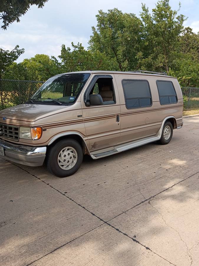 Ford-E150-cargo-van-1993
