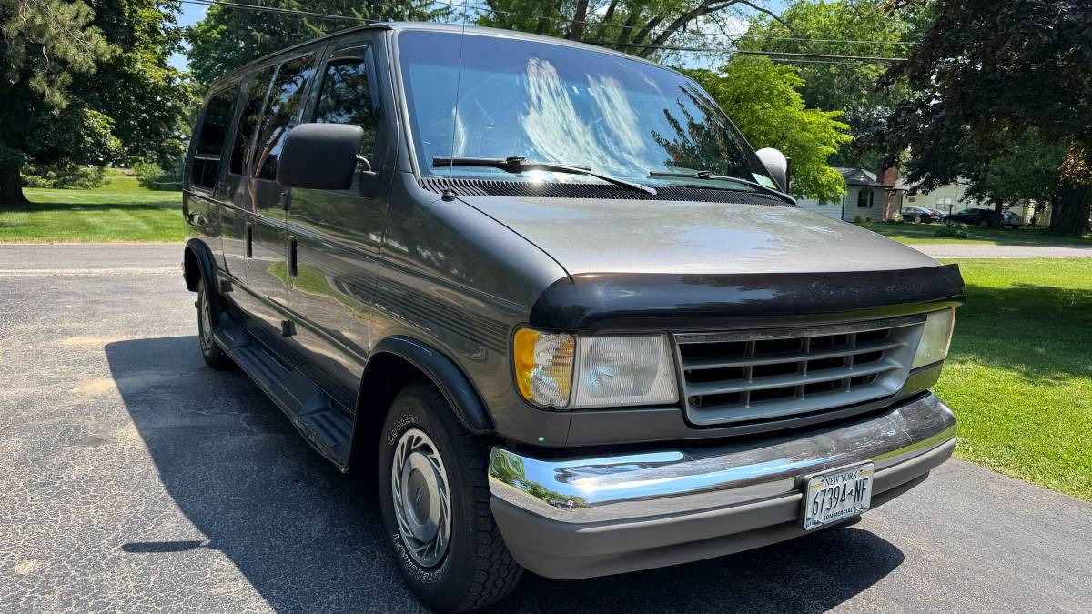 Ford-E150-conversion-van-1993
