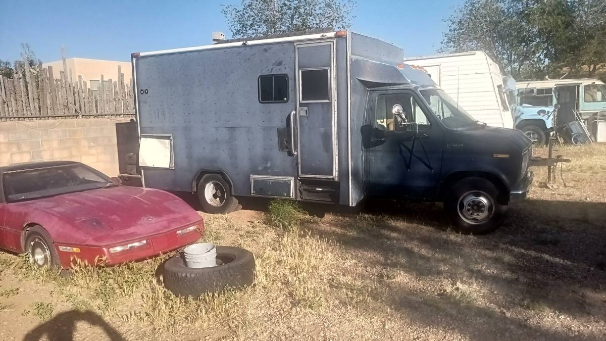 Ford-E350-box-truck-1991-blue