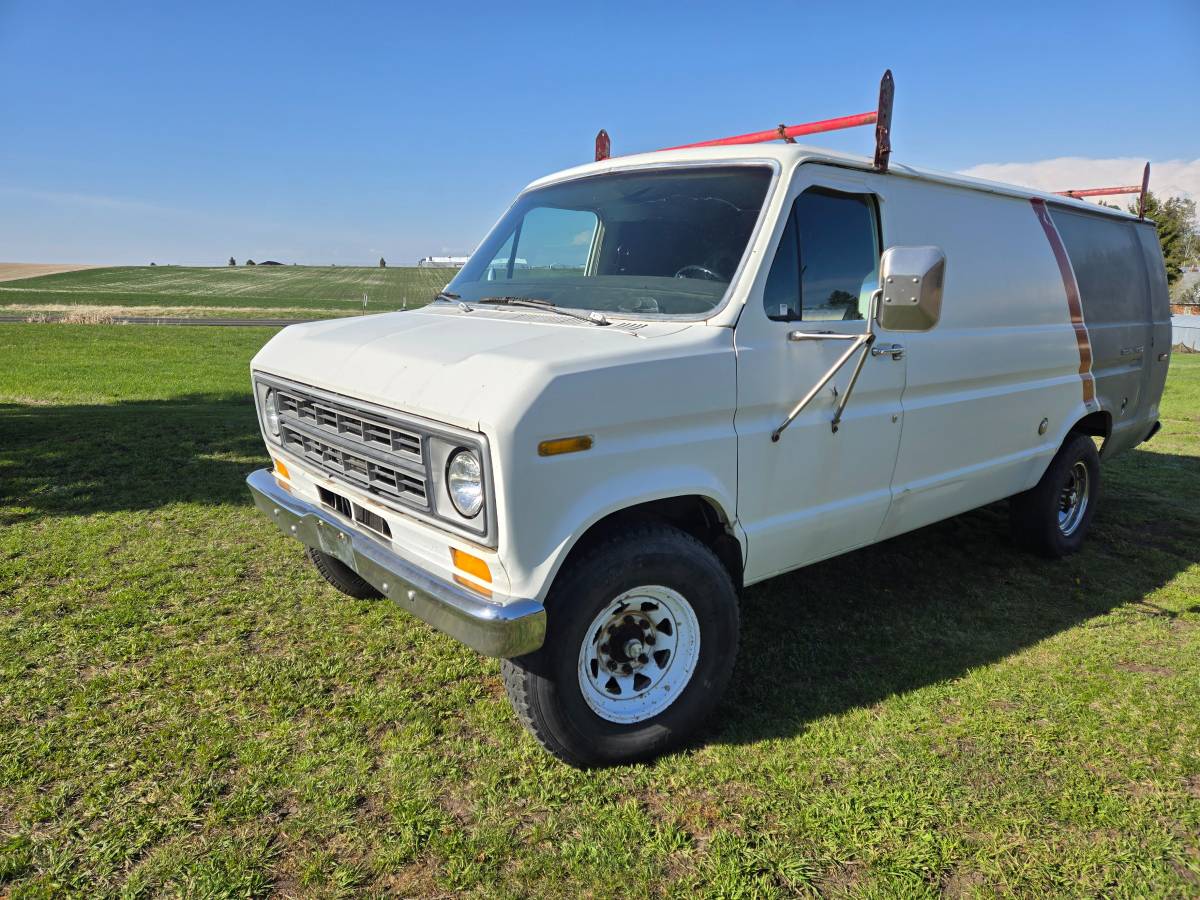 Ford-E350-van-1978-white