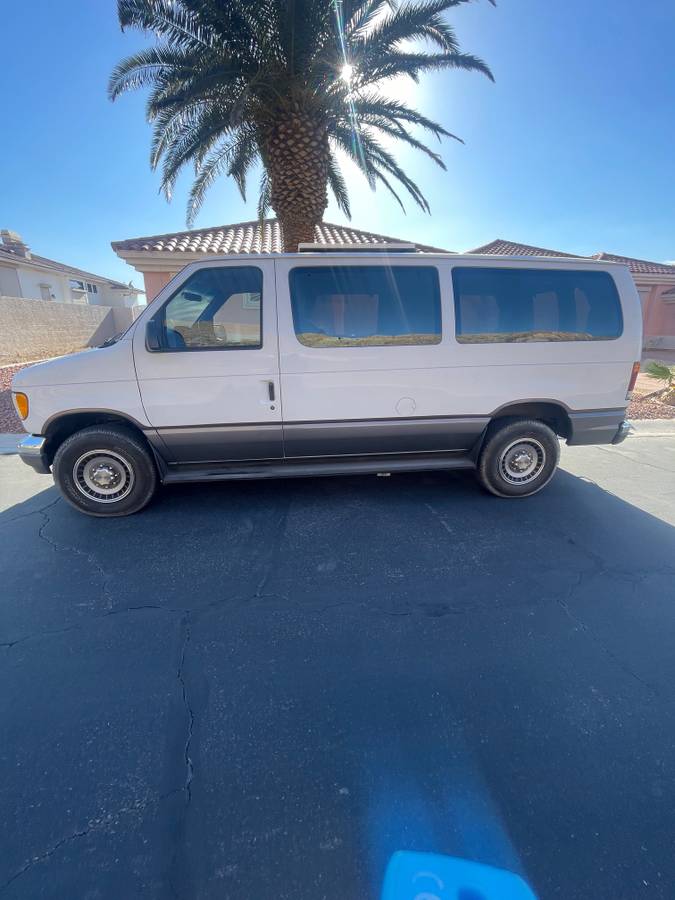 Ford-Econoline-1993-white