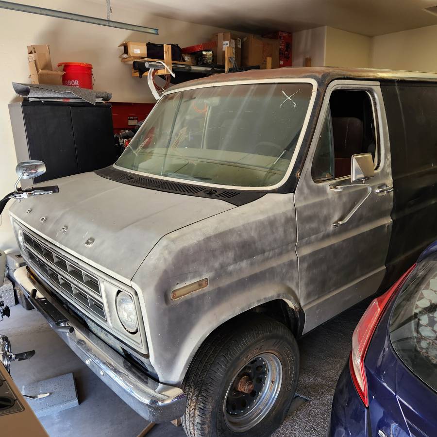 Ford-Econoline-cargo-vanshorty-1978-black