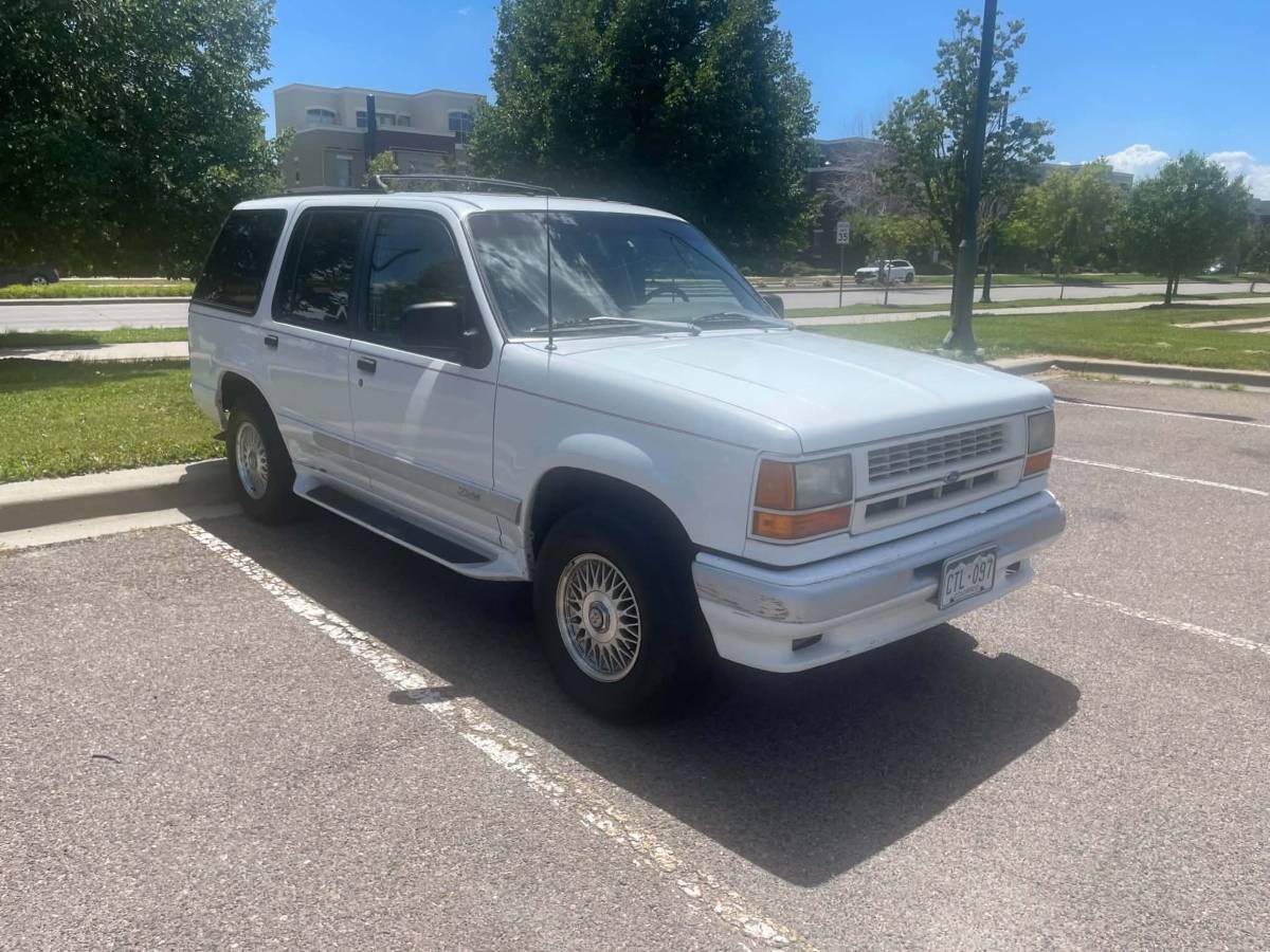 Ford-Explorer-limited-1993-white