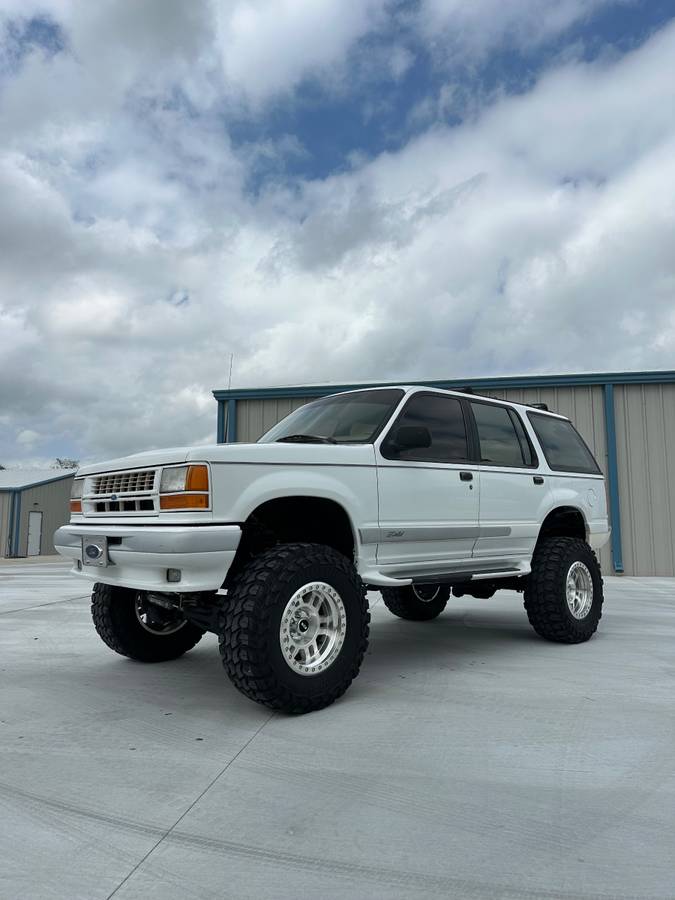Ford-Explorer-limited-1993