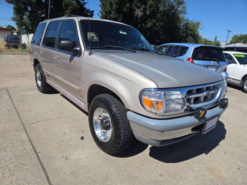 Ford-Explorer-xlt-1996-silver