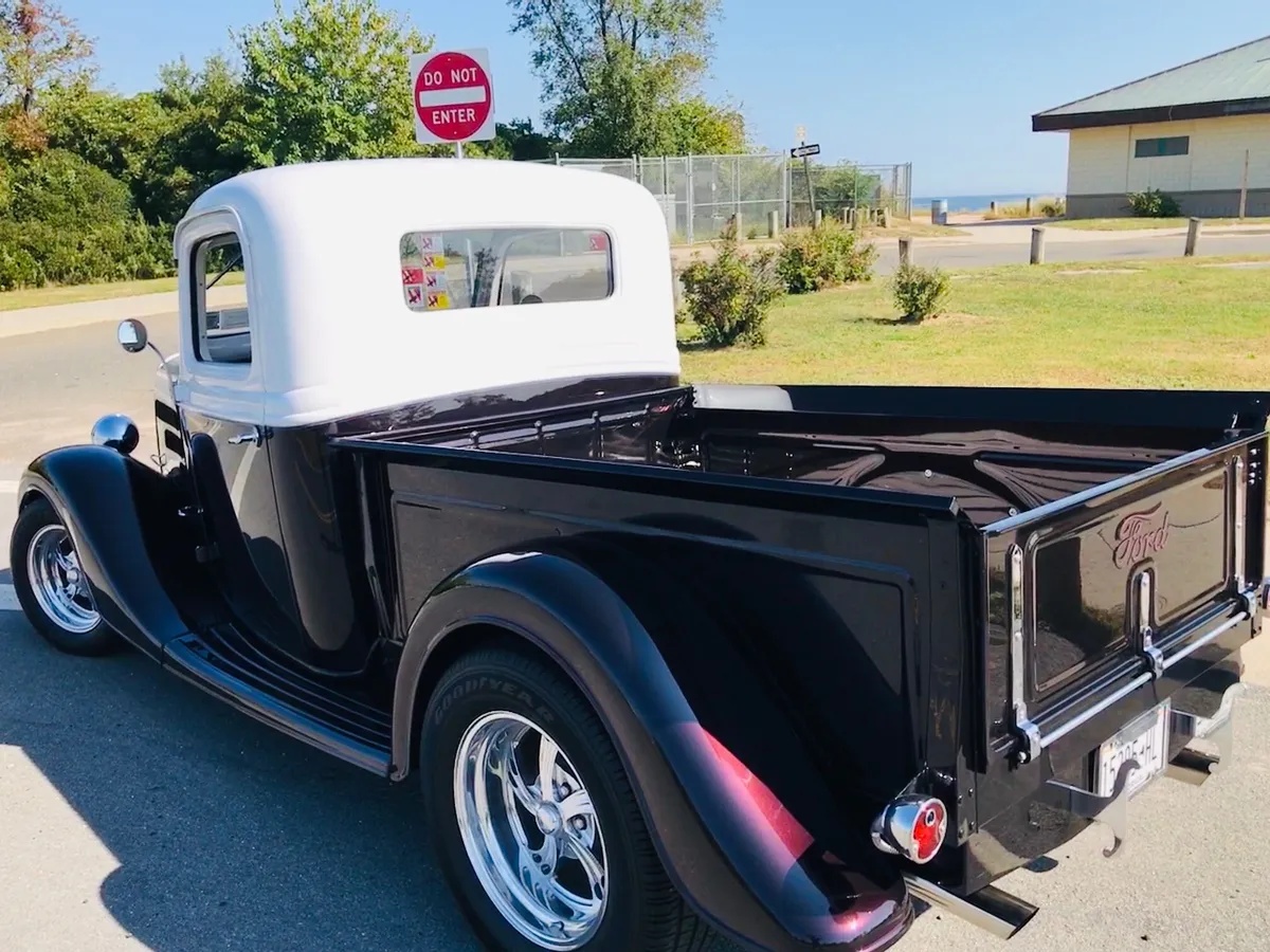 Ford-F-100-1935-Black-Cherry-N-White-Pearl-Burgundy-And-Grey-Ultra-Leather