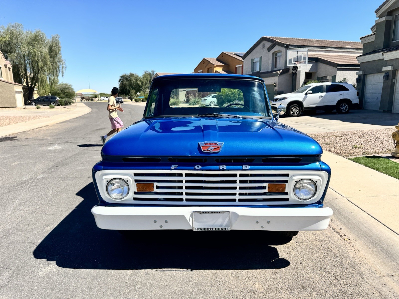 Ford-F-100-1962-Standard-Cab-Pickup-Tan