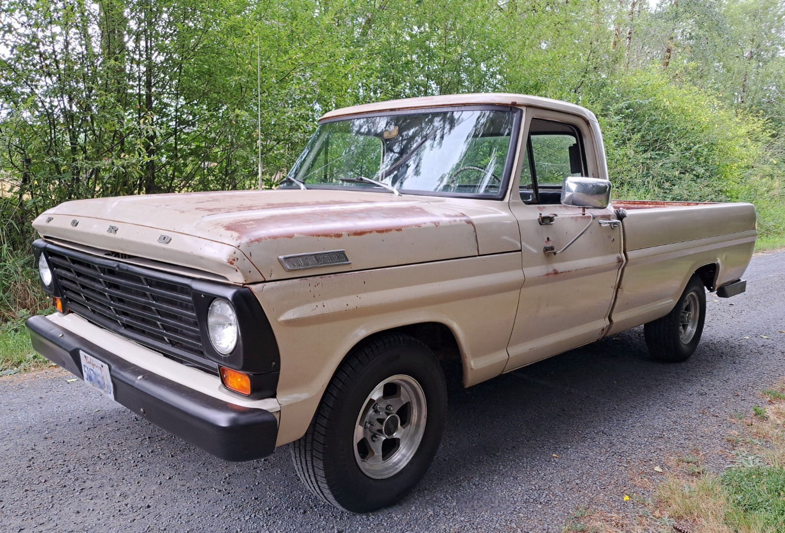 Ford-F-100-1967-Tan