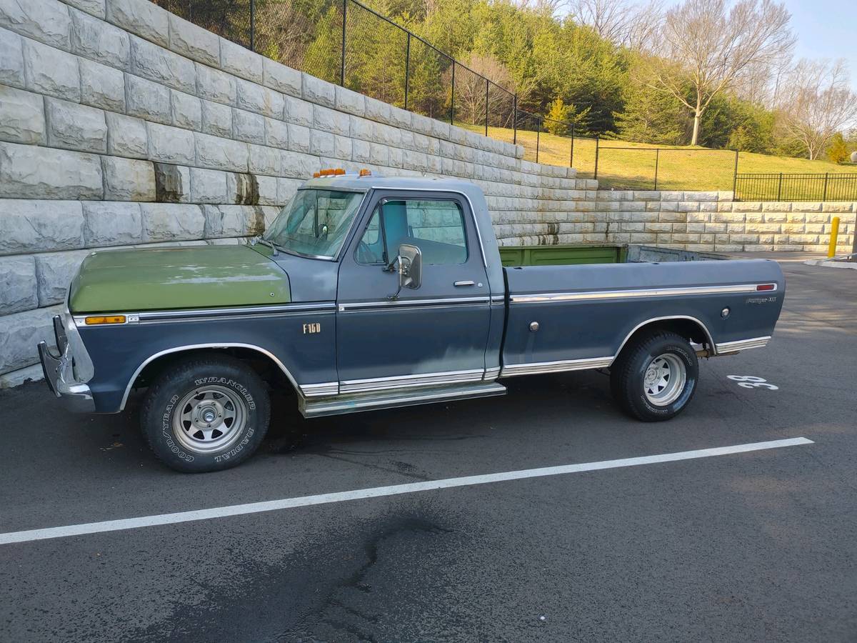 Ford-F-150-1975-blue