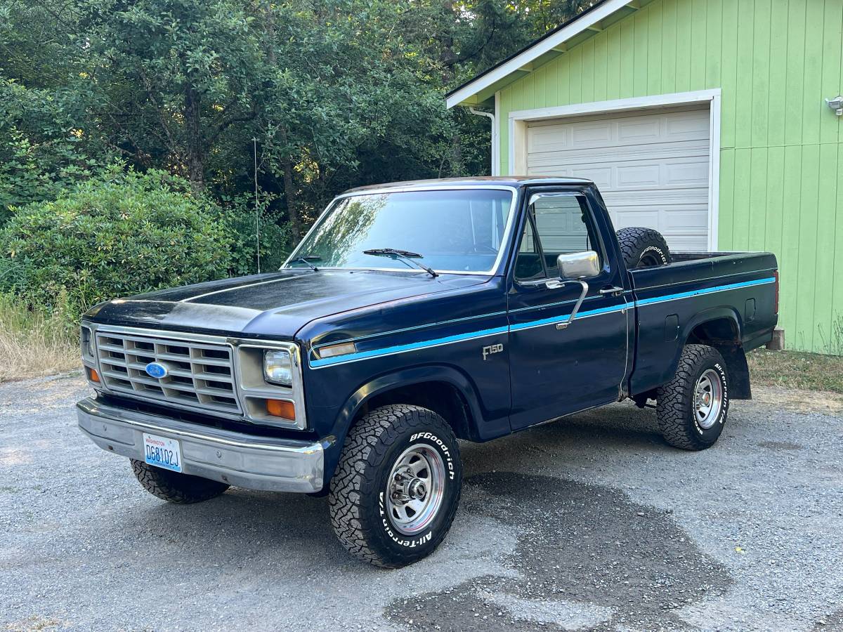 Ford-F-150-1984-blue