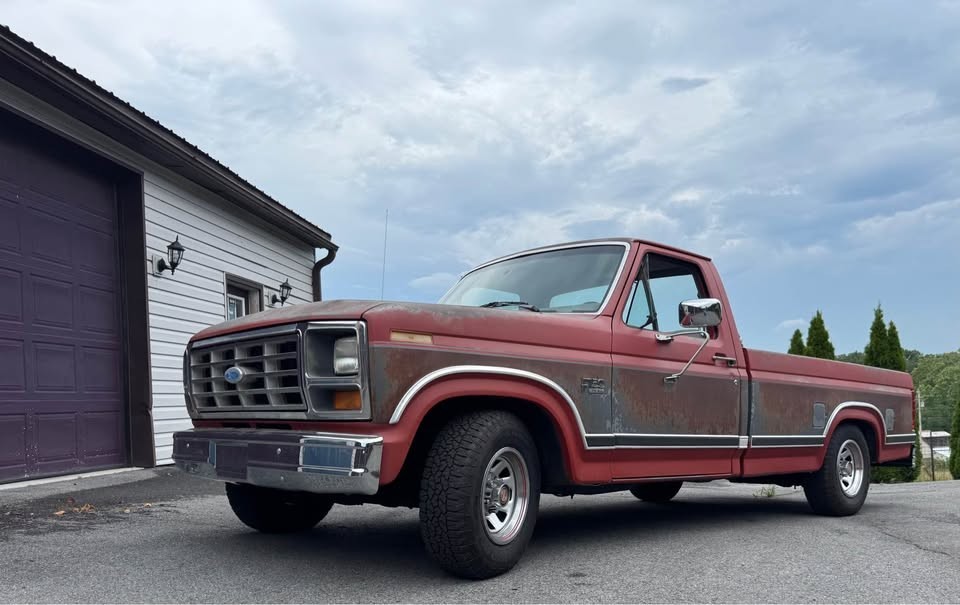 Ford-F-150-1986-Standard-Cab-Pickup-Gray