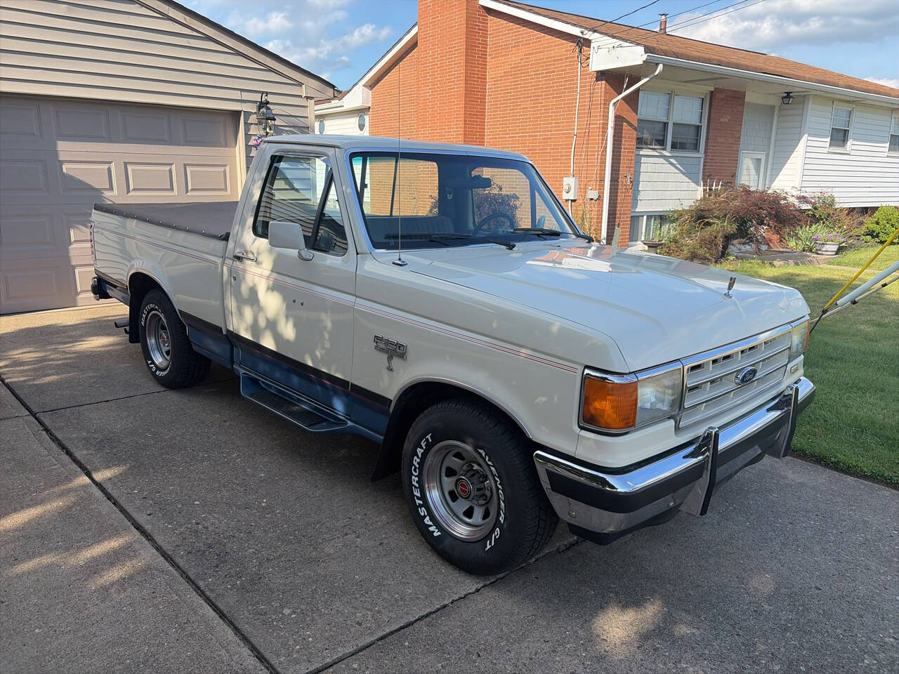 Ford-F-150-1988-White-Blue