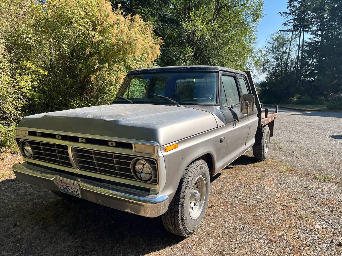 Ford-F-250-1975