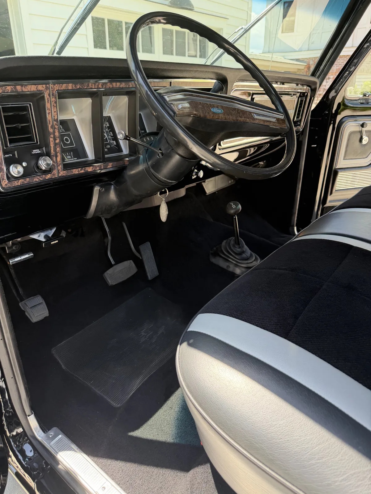 Ford-F-250-1979-Black-Black