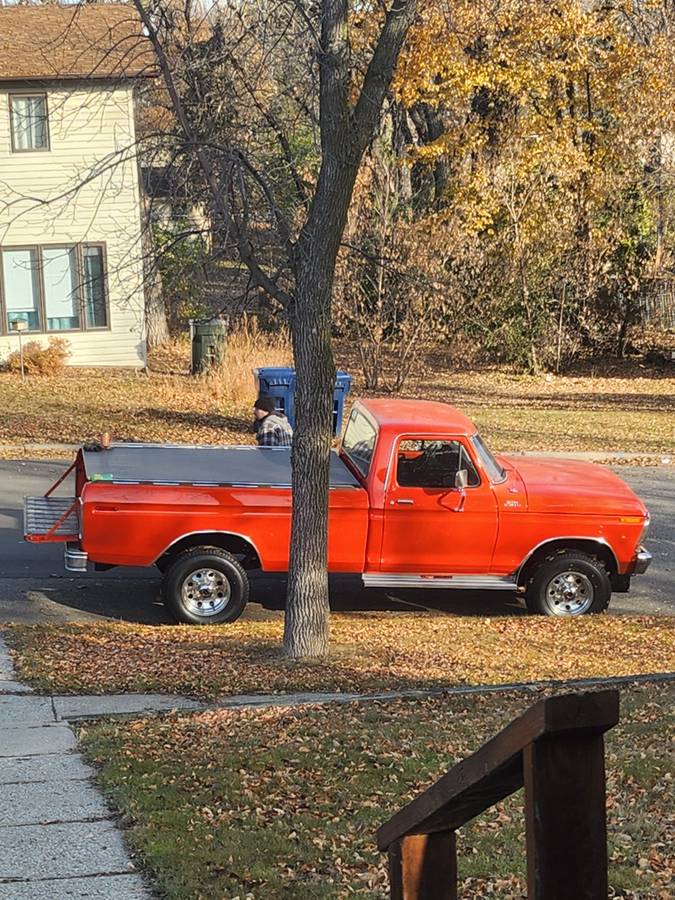 Ford-F-250-1979-orange