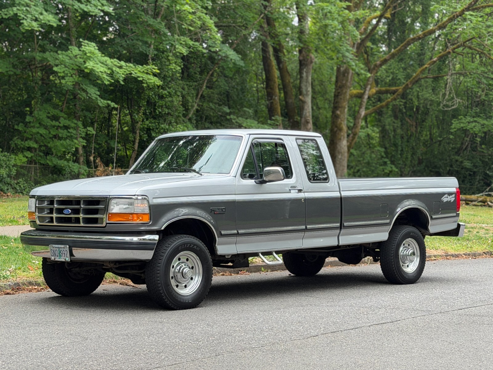 Ford-F-250-1992-Extended-Cab-Pickup-Gray