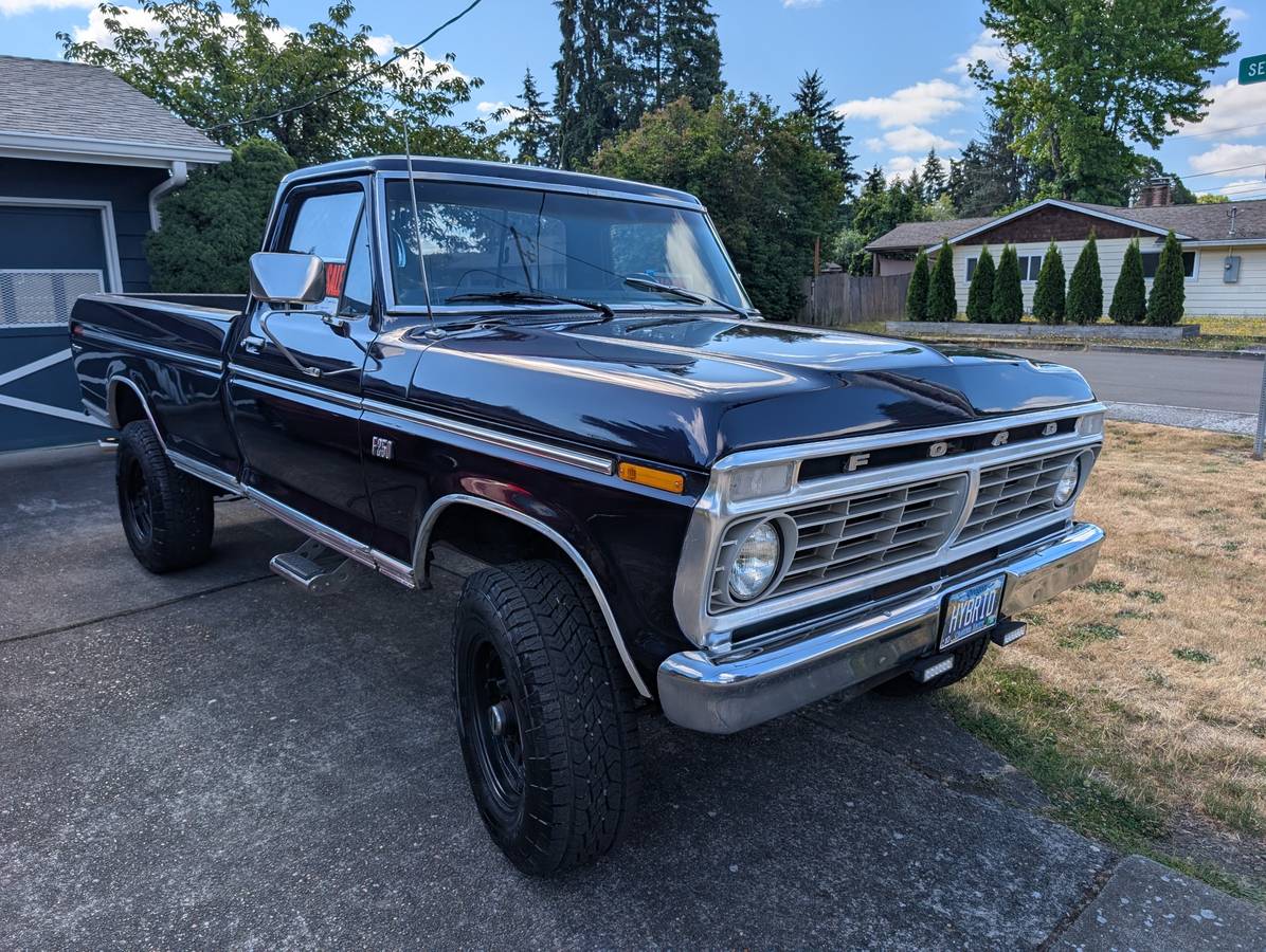 Ford-F-250-ranger-4x4-hi-boy-1973-blue