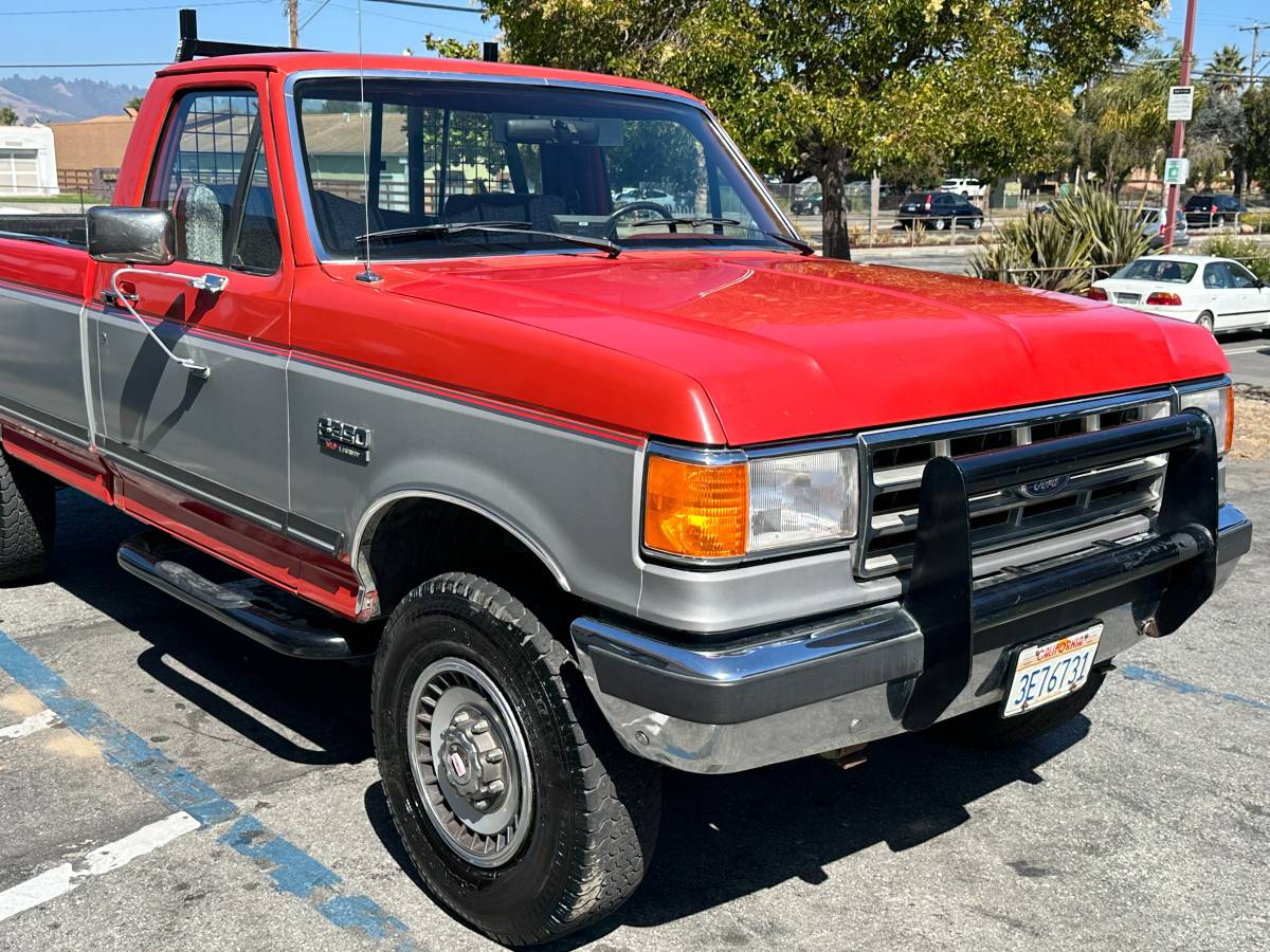 Ford-F-250-xlt-lariat-1987-red