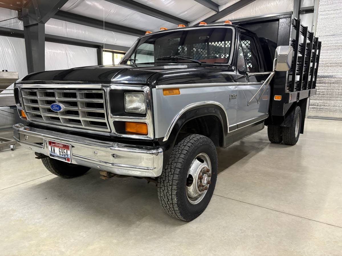 Ford-F-350-1984-black