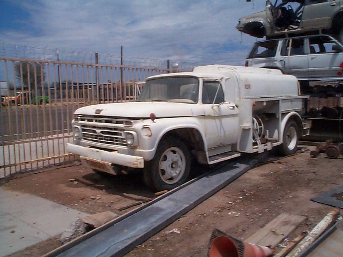 Ford-F-600-1966-white