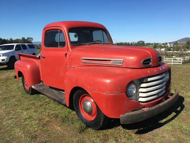 Ford-F1-1950-Red