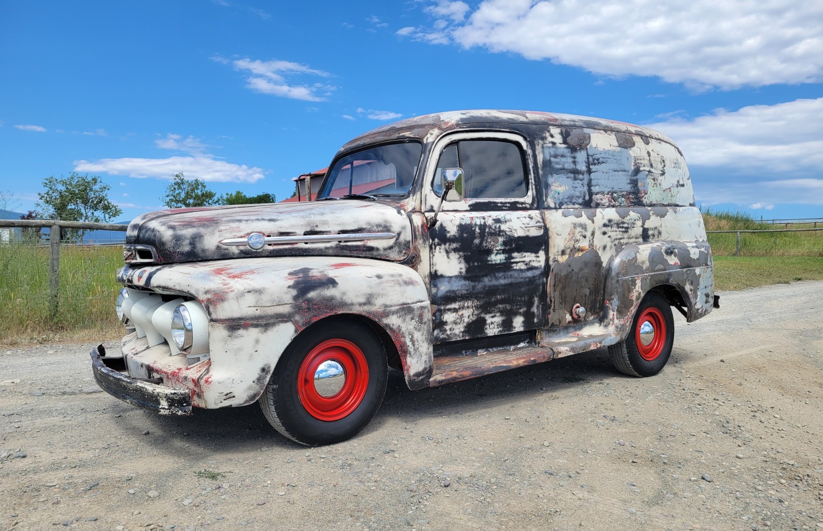 Ford-F1-1952-Wagon-Blue