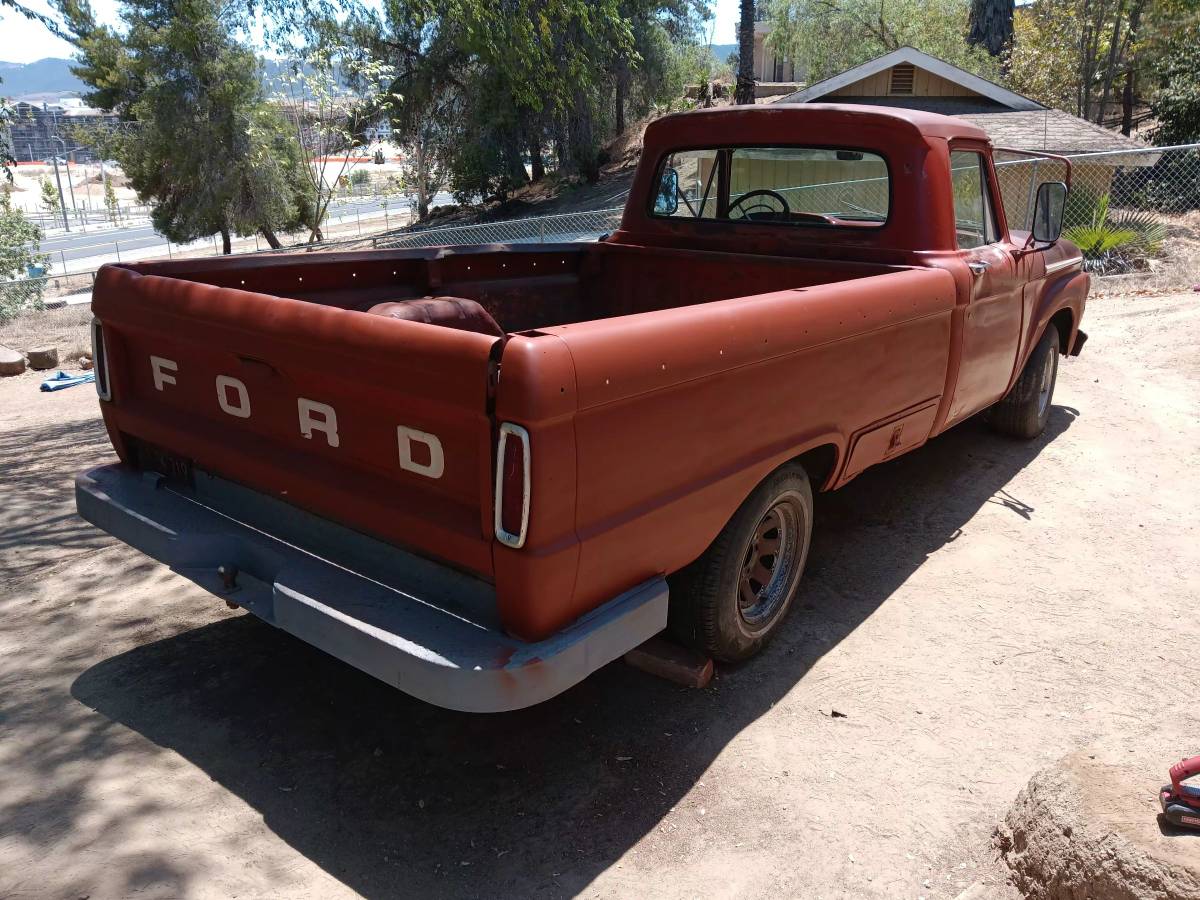 Ford-F100-camper-special-1965-red