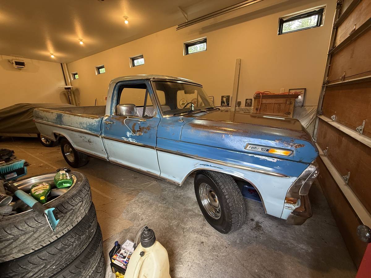 Ford-F100-custom-1972-blue