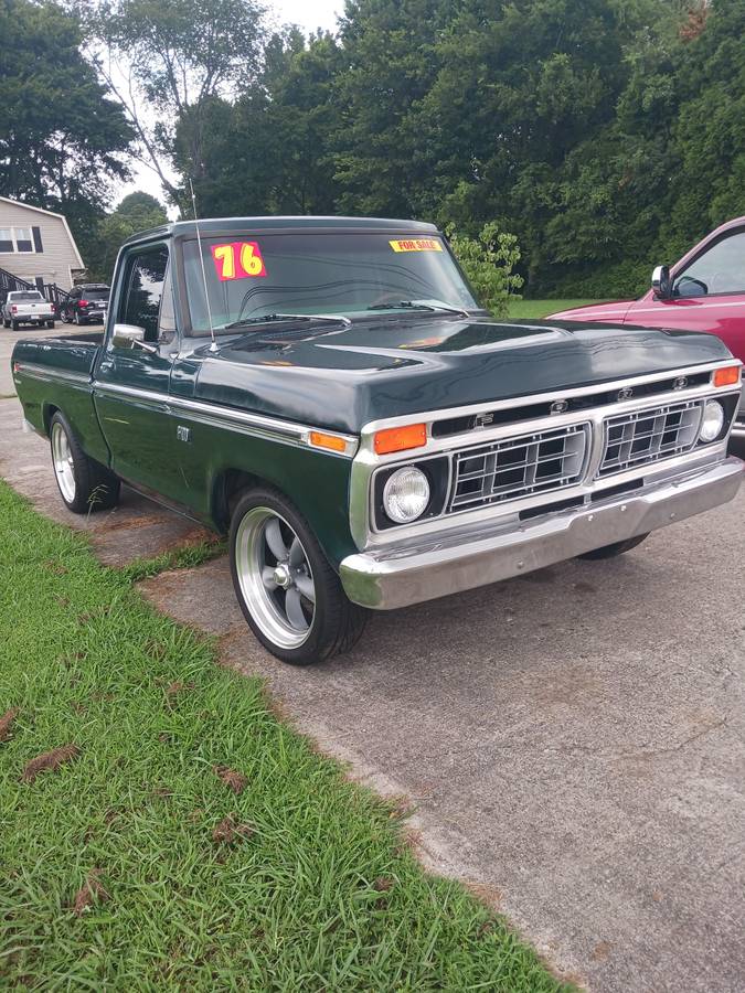 Ford-F100-custom-1976-green