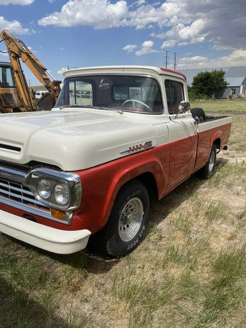 Ford-F100-pickup-1960