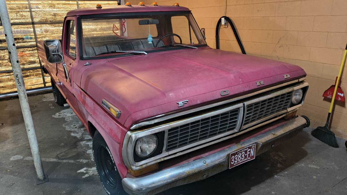 Ford-F100-pickup-1970-red