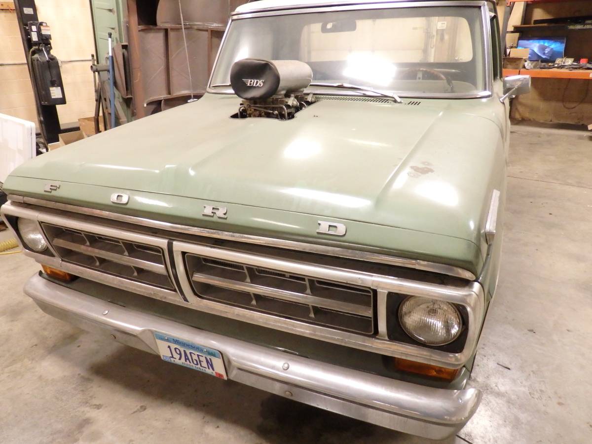 Ford-F100-pickup-1971-green
