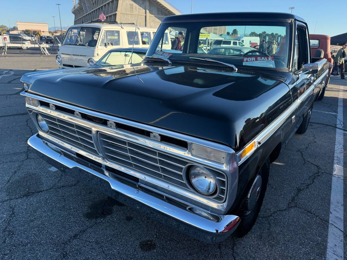 Ford-F100-ranger-1975-black