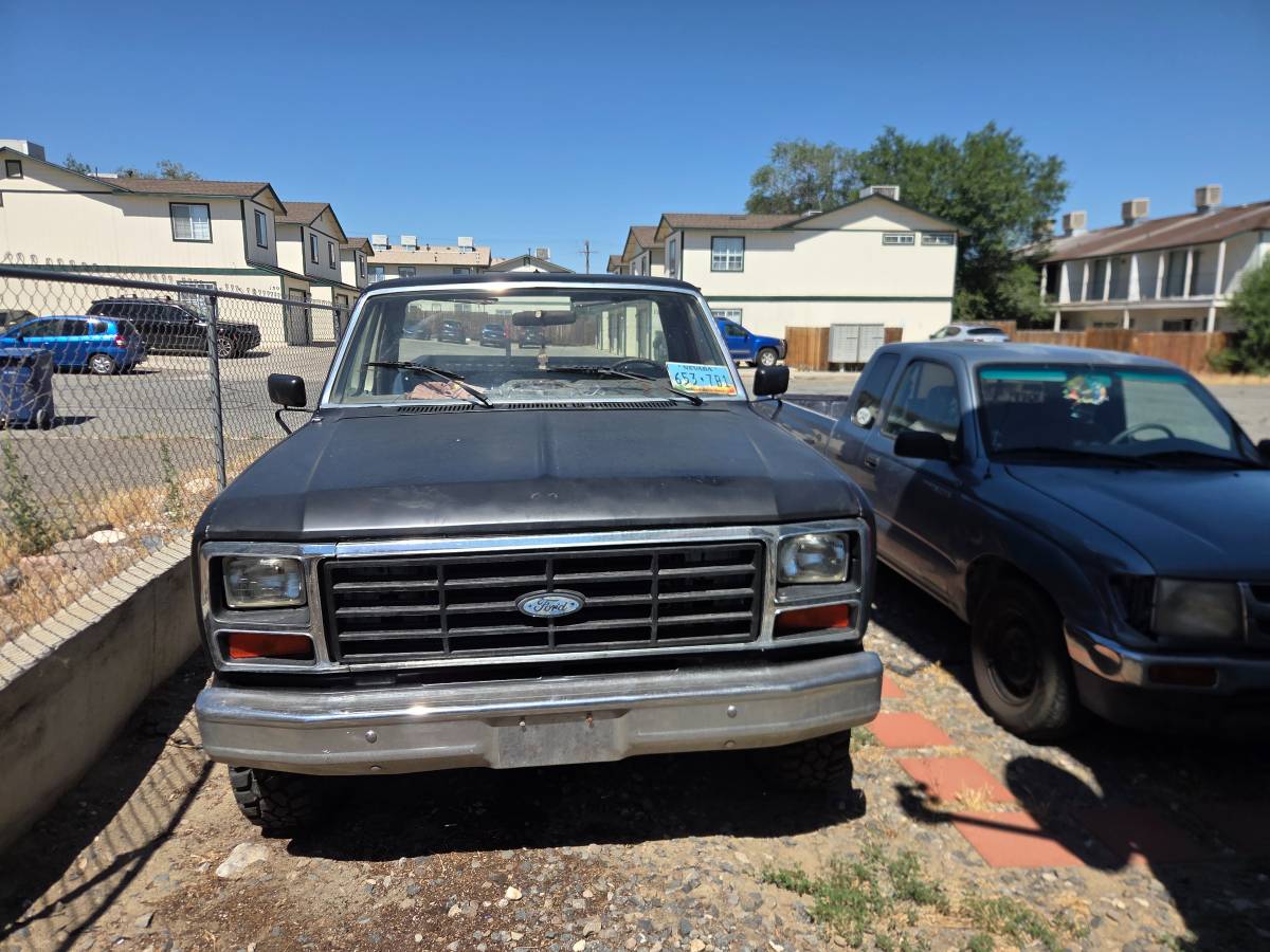 Ford-F150-4x4-1986-black