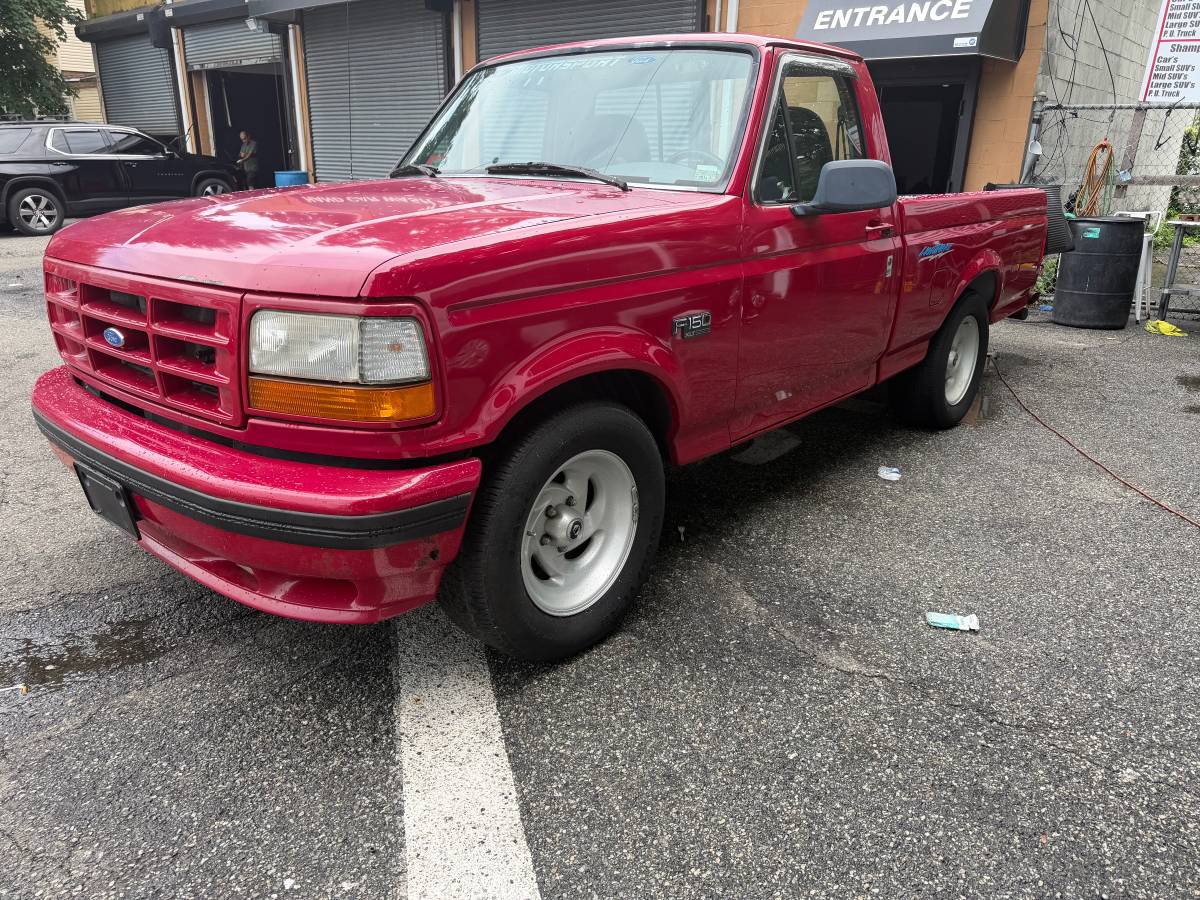 Ford-F150-lightning-1994-red