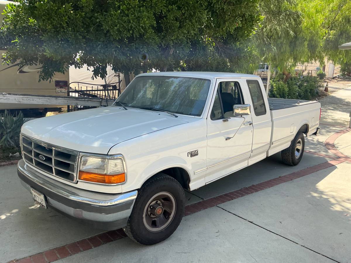Ford-F150-super-duty-xlt-1992-white