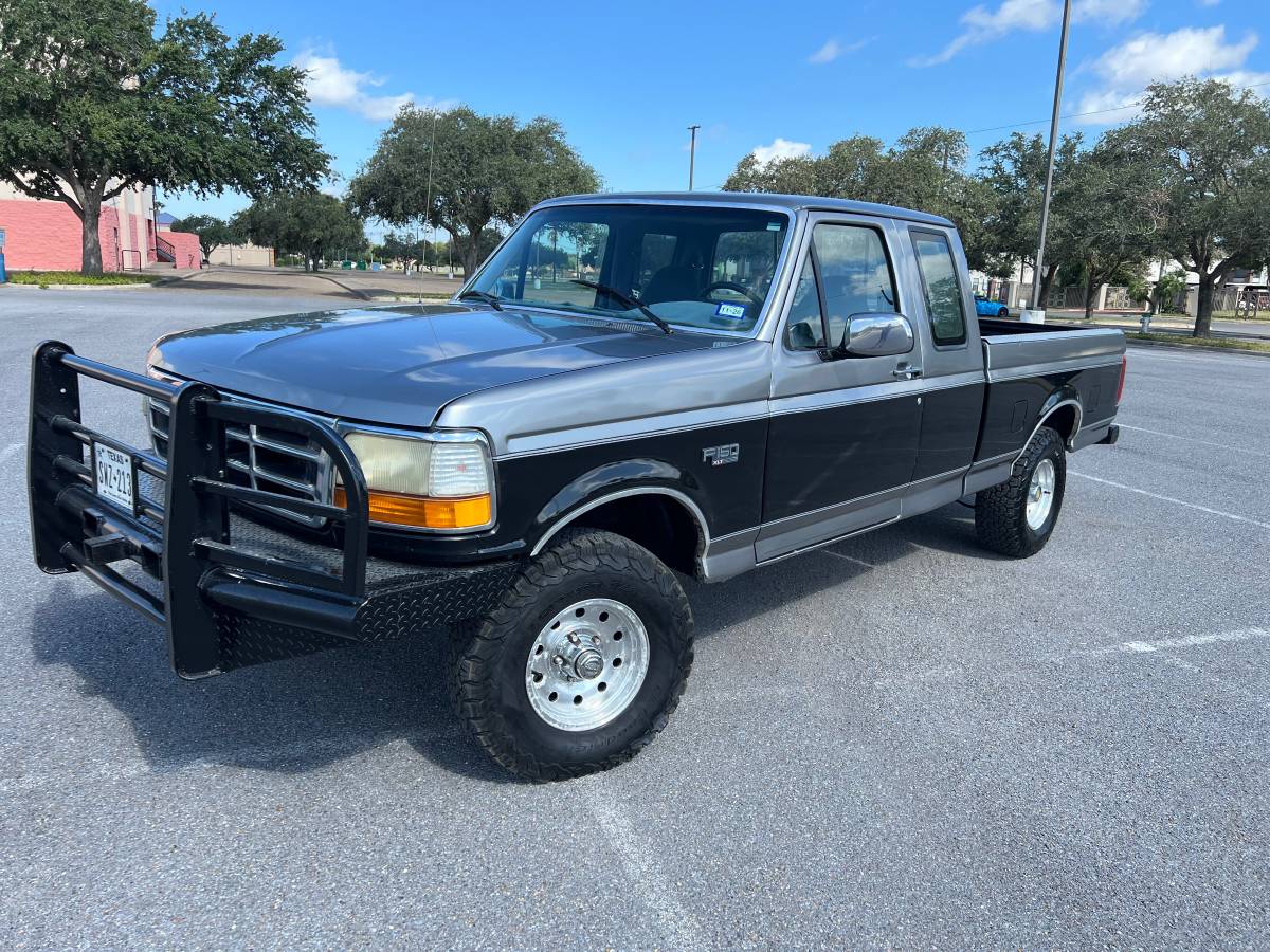 Ford-F150-xlt-4x4-xcab-1996-silver