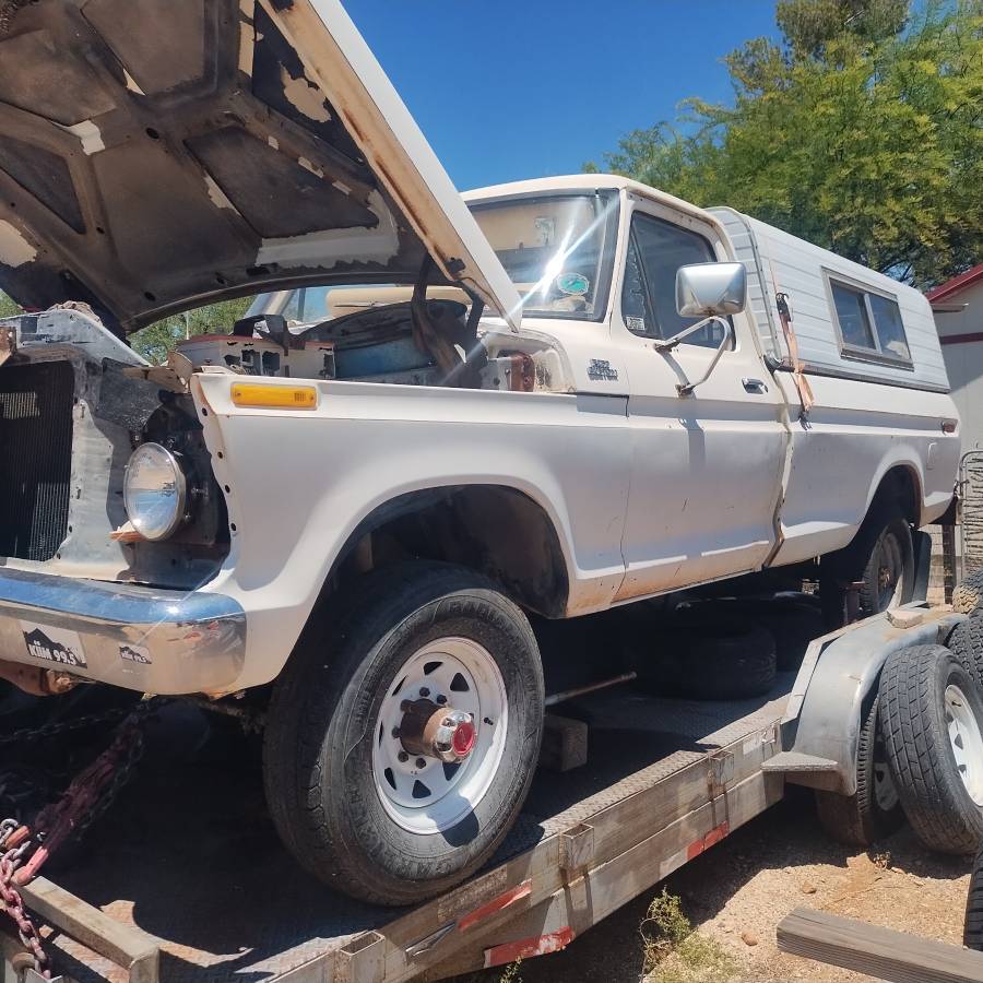 Ford-F250-1977-white