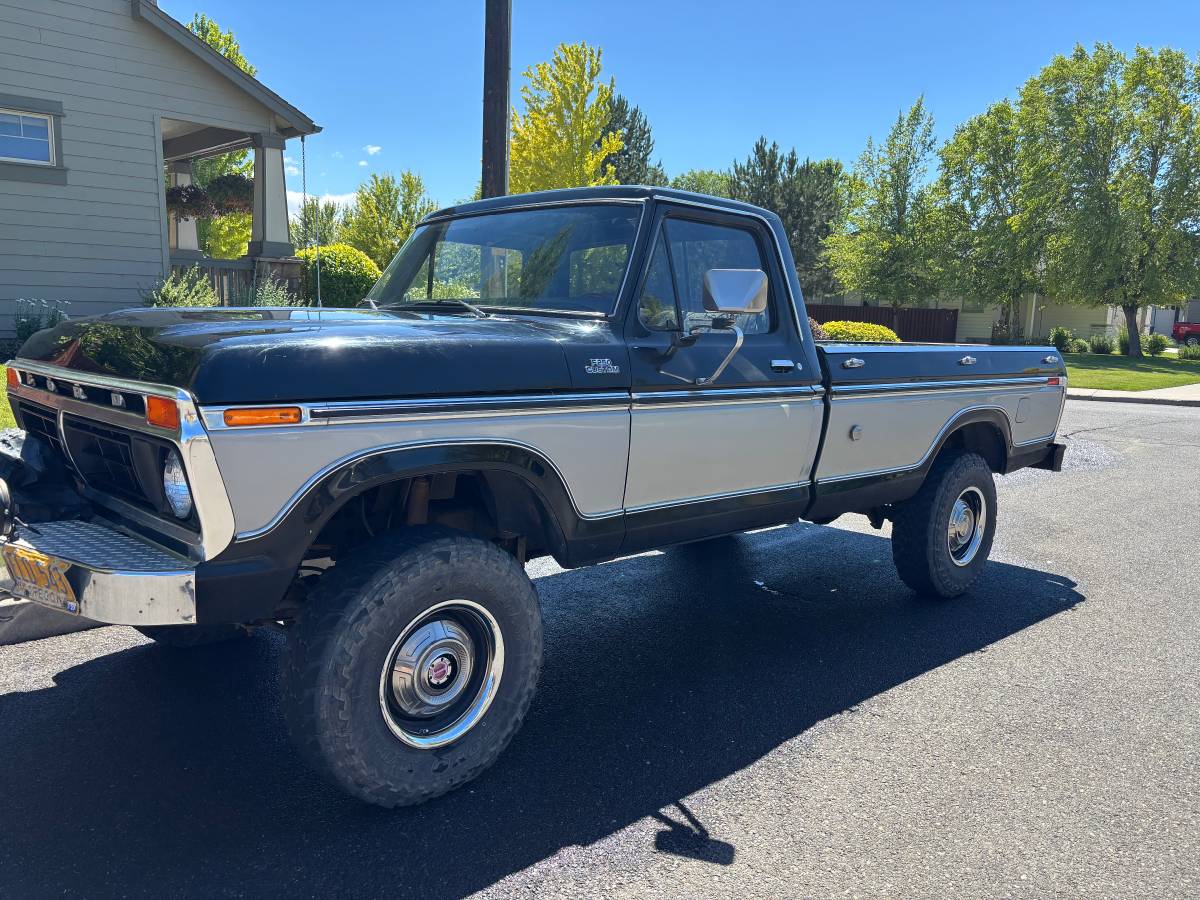 Ford-F250-4x4-1977-black